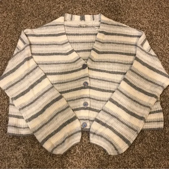 American Eagle Cropped Cardigan - Picture 1 of 2